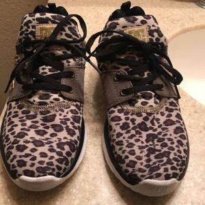 DC Running/tennis shoes